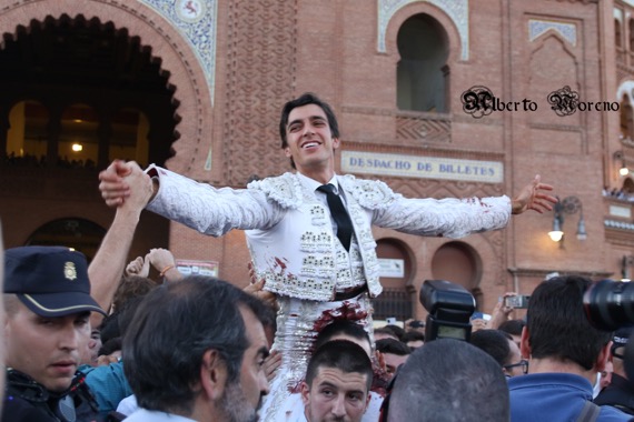 Desde el objetivo de Alberto Moreno… Puerta grande de Ángel Téllez en el 20º festejo de San Isidro