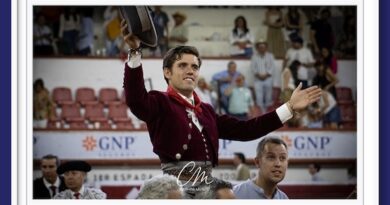 <b>La galería de Carlos Muñoz… así vio las orejas y el rabo -que le han dado- de Hermoso junior en Aguascalientes</b>