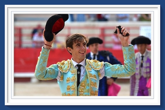 <b>La galería de Elsa Vielzeuf así vio… la novillada de Beaucaire en donde Pepe Luis Cirugeda cortó una oreja</b>
