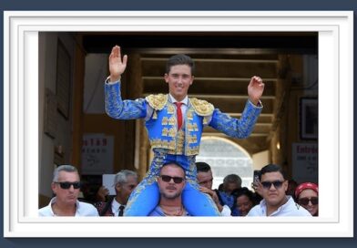 <b>La galería de Elsa Vielzeuf así vio… salir por la Puerta Grande al arrollador Víctor en Béziers</b>