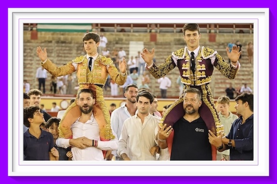 <b>En El Puerto de Santa María… salen en hombros Víctor Barroso y Aarón Palacio</b>