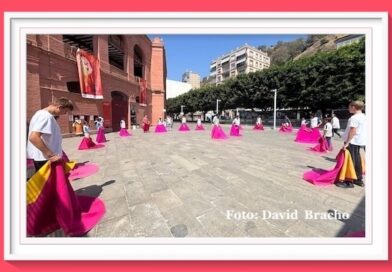 <b>Lección de toreo y de vida de Pepe Moral y Pablo Páez a los alumnos de Málaga</b>