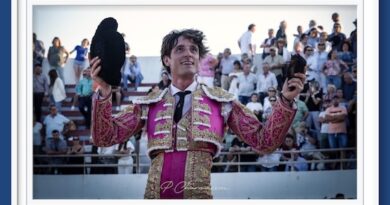 <b>En Saintes-Maries-de-la-Mer… Curro Díaz y Tibo García cortaron una oreja</b>