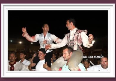 <b>En Sanlúcar de Barrameda… <i>El Fandi</i> y Pepe Moral en hombros</b>