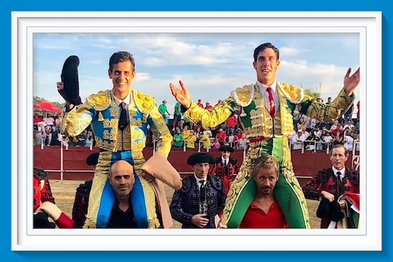 <b>En San Bartolomé de Pinares… Víctor Janeiro y Diego García en hombros</b>
