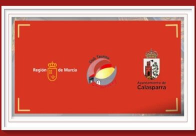 <b>El Club Taurino de Calasparra entregó las 200 entradas para jóvenes</b>