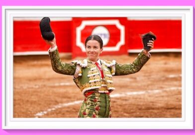 <b>En Zacatecas… Miriam Cabas sale a hombros y a Juan Flores se le va vivo el lote</b>
