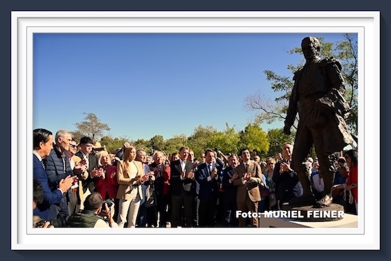 <b>El reportaje de Muriel Feiner… Se descubrió la estatua del Gran Antoñete en Las Ventas</b>