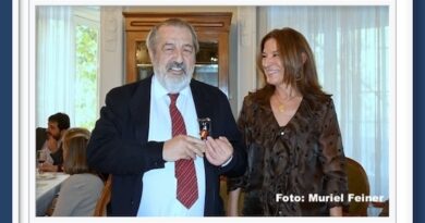 <b>El reportaje de Muriel Feiner… La Peña Taurina Los Cabales homenajeó el buen aficionado Juan Manuel Cárdenas</b> <b>El reportaje de Muriel Feiner… La Peña Taurina Los Cabales homenajeó el buen aficionado Juan Manuel Cárdenas</b>