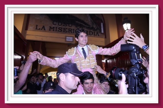 <b>En Zaragoza… Castella abre la Puerta Grande</b>