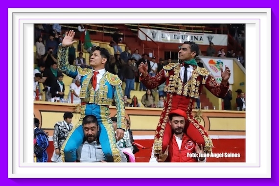 <b>El reportaje del Maestro Sainos… <i>El Zapata</i> y Gerardo Rivera en hombros huamantlecos</b>