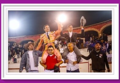 <b>En San Miguel de Allende… Hermoso Jr y Juan Pablo Sánchez salieron en generosos hombros</b>