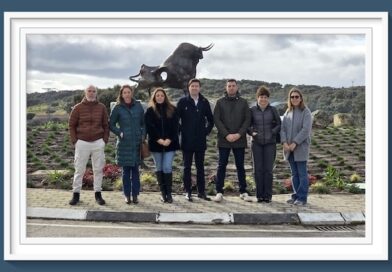 <b>Valdemorillo rinde homenaje al toro y a su simbolismo en la espectacular escultura de Pedro Labajos</b>