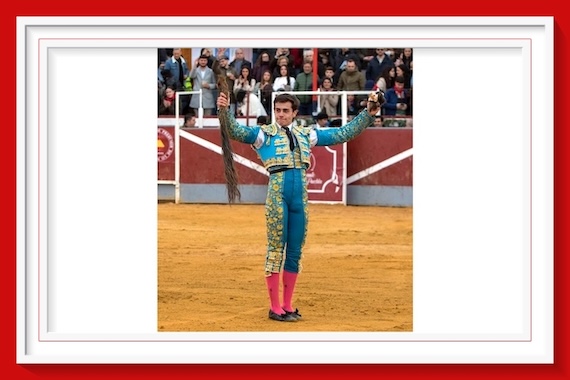 <b>En La Puebla del Río… un océano casi interminable de orejas y rabos</b>