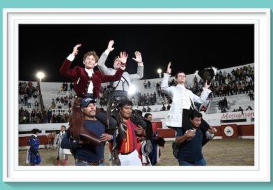 <b>En Motul… los rejoneadores salieron en los festivos hombros motuleños</b>