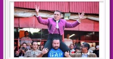 <b>El reportaje del Maestro Sainos… En hombros Luigi Mercuris</b>